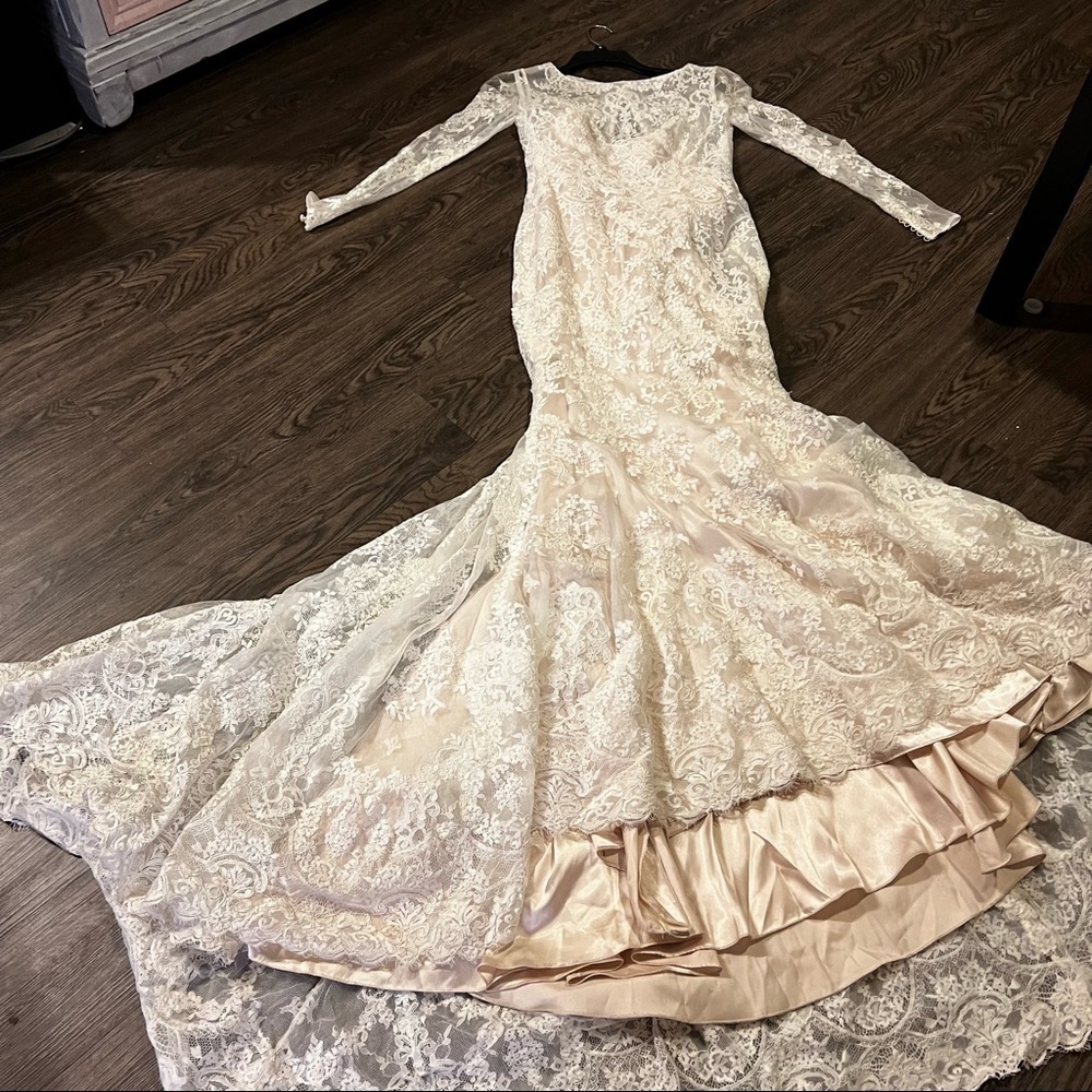 Allure bride bridal gown with lace and train inc,veil - Picture 2 of 12